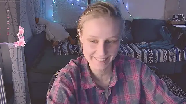 Snapshot of KatiKate chatting on 02-13-25, 07:52 KatiKate online show from 02-13-25, 07:52