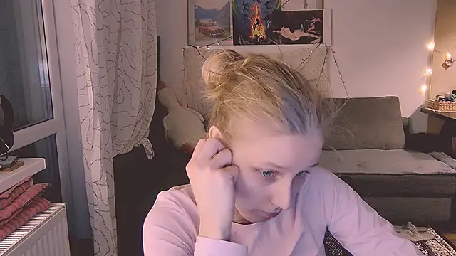Snapshot of KatiKate chatting on 02-17-25, 08:36 KatiKate online show from 02-17-25, 08:36
