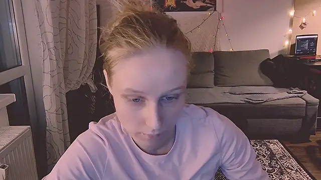Snapshot of KatiKate chatting on 02-18-25, 03:54 KatiKate online show from 02-18-25, 03:54