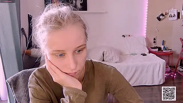 Snapshot of KatiKate chatting on 09-09-25, 11:10 KatiKate online show from 09-09-25, 11:10