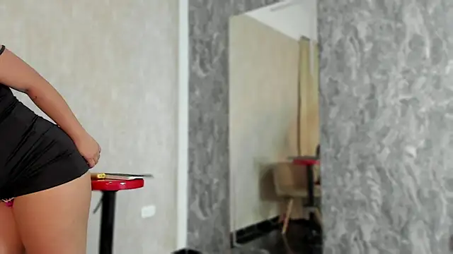 Snapshot of Violetrousse chatting on 03-07-25, 06:54 Violetrousse online show from 03-07-25, 06:54