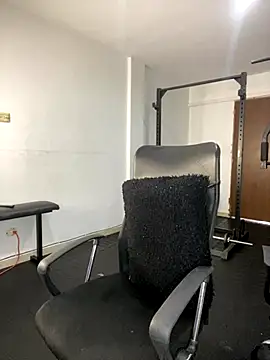 Snapshot of Violetrousse chatting on 10-09-25, 07:23 Violetrousse online show from 10-09-25, 07:23