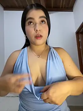 Blancanievess online show from 10-26-25, 10:36