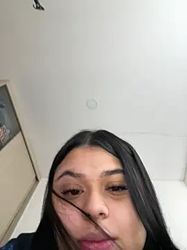 alissonfernandez  online show from 02-23-25, 01:42