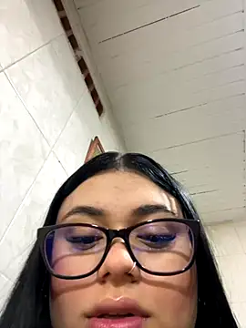 alissonfernandez  online show from 09-11-25, 10:48