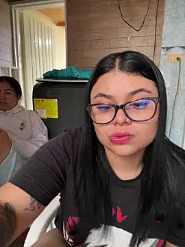 alissonfernandez  online show from 10-10-25, 01:43