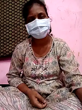 Snapshot of Villageammu18 chatting on 02-10-26, 02:32 Villageammu18 online show from 02-10-26, 02:32