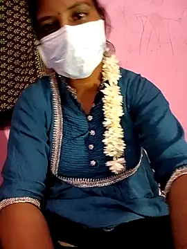 Snapshot of Villageammu18 chatting on 02-25-26, 02:05 Villageammu18 online show from 02-25-26, 02:05