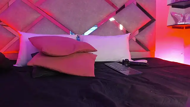 Snapshot of marian_pinzon chatting on 03-11-25, 09:02 marian pinzon online show from 03-11-25, 09:02