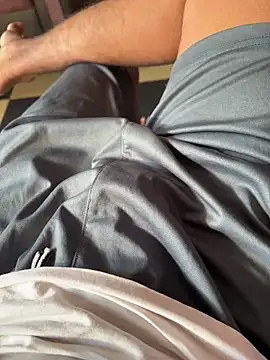 Desiboy   21 online show from 12-15-24, 03:24