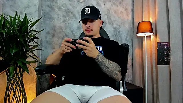 boyc022  online show from 11-28-25, 12:35