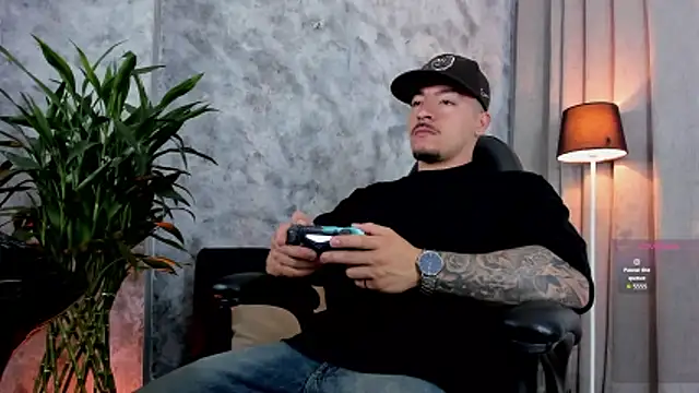 boyc022  online show from 03-17-26, 12:59