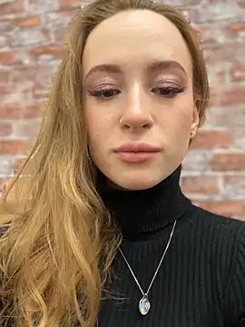 Snapshot of _AngelMoon_ chatting on 10-17-25, 03:42 AngelMoon online show from 10-17-25, 03:42