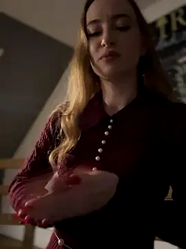 Snapshot of _AngelMoon_ chatting on 11-10-25, 04:00 AngelMoon online show from 11-10-25, 04:00