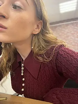 Snapshot of _AngelMoon_ chatting on 11-24-25, 04:01 AngelMoon online show from 11-24-25, 04:01