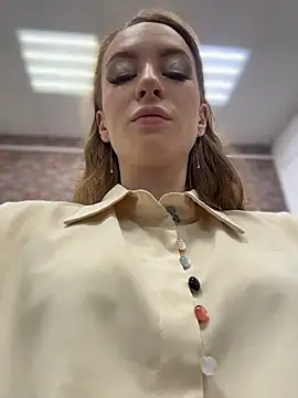 Snapshot of _AngelMoon_ chatting on 12-15-25, 03:11 AngelMoon online show from 12-15-25, 03:11