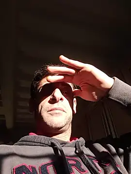 Snapshot of MrTamburine22 chatting on 12-14-25, 02:11 MrTamburine22 online show from 12-14-25, 02:11