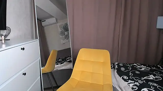 Snapshot of bubbling_crush chatting on 11-27-25, 10:12 bubbling crush online show from 11-27-25, 10:12