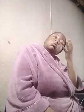 Snapshot of bustyboobs6 chatting on 10-23-25, 04:45 bustyboobs6 online show from 10-23-25, 04:45