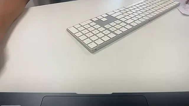 Snapshot of awesome_anna chatting on 11-18-25, 09:58 awesome anna online show from 11-18-25, 09:58