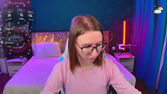 Snapshot of AliceBYKiss chatting on 12-01-25, 07:13 AliceBYKiss online show from 12-01-25, 07:13