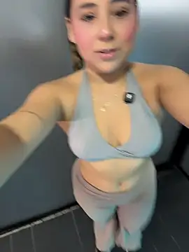 Snapshot of MelodyRey_ chatting on 12-20-25, 10:39 MelodyRey online show from 12-20-25, 10:39