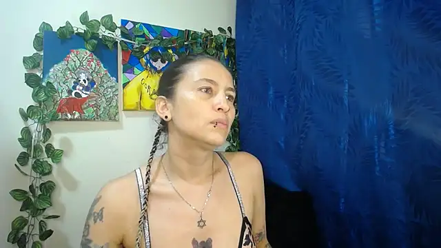 Snapshot of Leyla_Horny_Bg chatting on 05-03-26, 01:00 Leyla Horny Bg online show from 05-03-26, 01:00