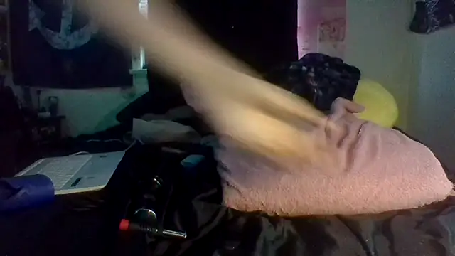 Snapshot of ATwinkie chatting on 02-22-25, 12:51 ATwinkie online show from 02-22-25, 12:51