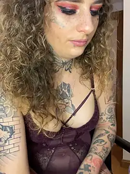 Snapshot of BlazyKitsune- chatting on 03-01-25, 01:18 BlazyKitsune- online show from 03-01-25, 01:18