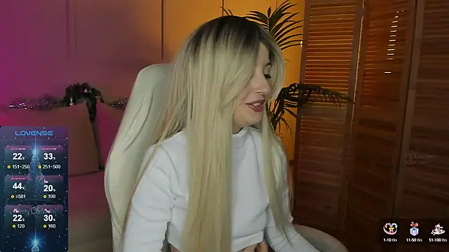 Snapshot of Katty_Lights chatting on 01-01-25, 01:16 Katty Lights online show from 01-01-25, 01:16