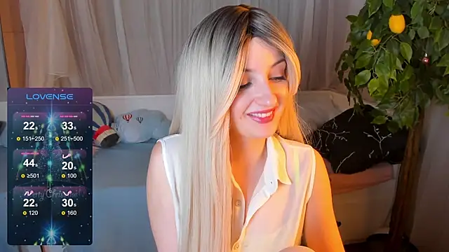 Snapshot of Katty_Lights chatting on 01-04-25, 11:11 Katty Lights online show from 01-04-25, 11:11