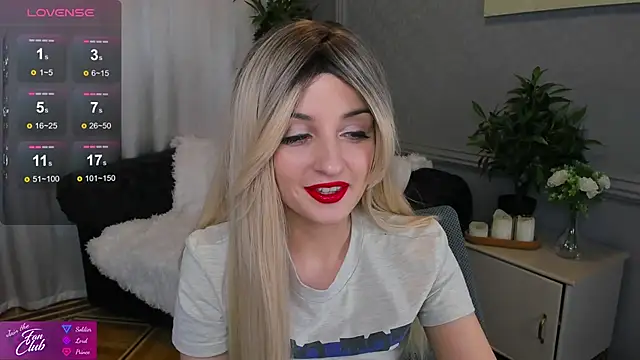 Snapshot of Katty_Lights chatting on 01-09-25, 11:03 Katty Lights online show from 01-09-25, 11:03