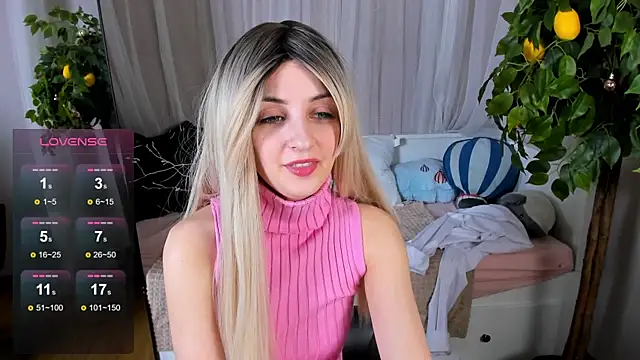 Snapshot of Katty_Lights chatting on 01-12-25, 09:19 Katty Lights online show from 01-12-25, 09:19