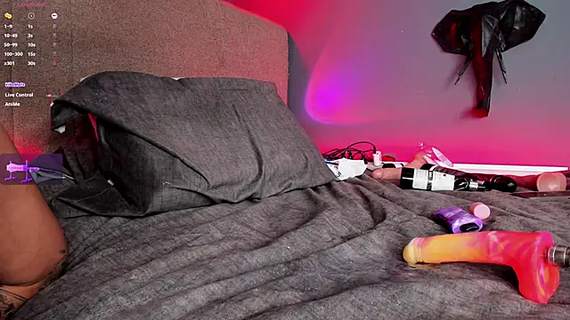 samuel boy tatoo online show from 01-24-25, 04:59