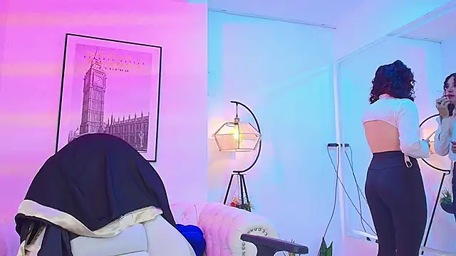 Snapshot of Theia_moon chatting on 12-29-24, 01:06 Theia moon online show from 12-29-24, 01:06