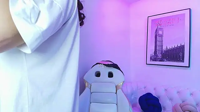 Snapshot of Theia_moon chatting on 01-12-25, 12:44 Theia moon online show from 01-12-25, 12:44
