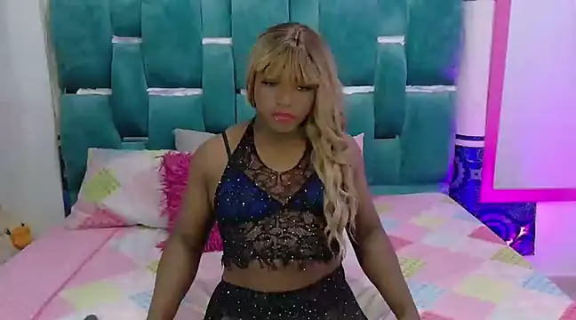 Snapshot of LuisaHottxx chatting on 02-13-25, 10:22 LuisaHottxx online show from 02-13-25, 10:22