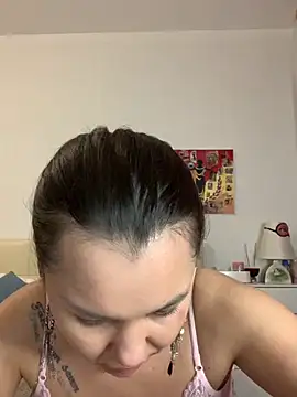 MiraMiss online show from 10-27-25, 10:08