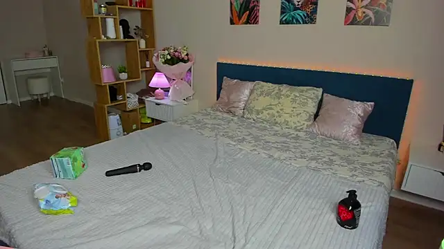 BritneyLix online show from 07-09-26, 06:56