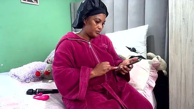 Snapshot of SexyEbony37X chatting on 05-26-26, 06:42 SexyEbony37X online show from 05-26-26, 06:42