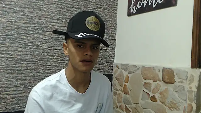 Snapshot of Billy_zander chatting on 01-10-25, 12:58 Billy zander online show from 01-10-25, 12:58