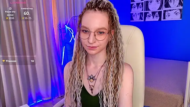 Snapshot of VioletShine chatting on 06-30-26, 01:23 VioletShine online show from 06-30-26, 01:23