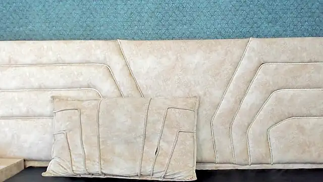 Snapshot of Candy_Bony chatting on 01-14-25, 07:11 Candy Bony online show from 01-14-25, 07:11