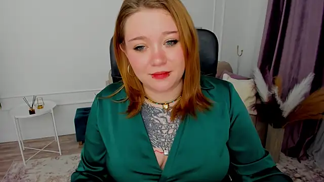 MoonLghte online show from 02-06-25, 01:38