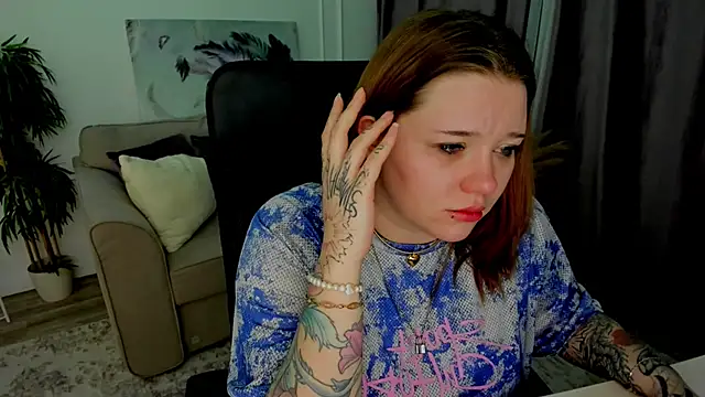 MoonLghte online show from 02-10-25, 06:45