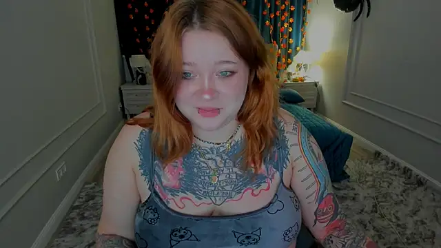 MoonLghte online show from 10-22-25, 08:08