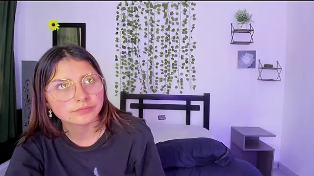 Noellesable online show from 12-24-24, 06:06