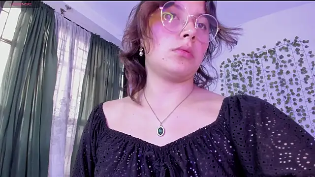 Noellesable online show from 01-24-25, 06:14