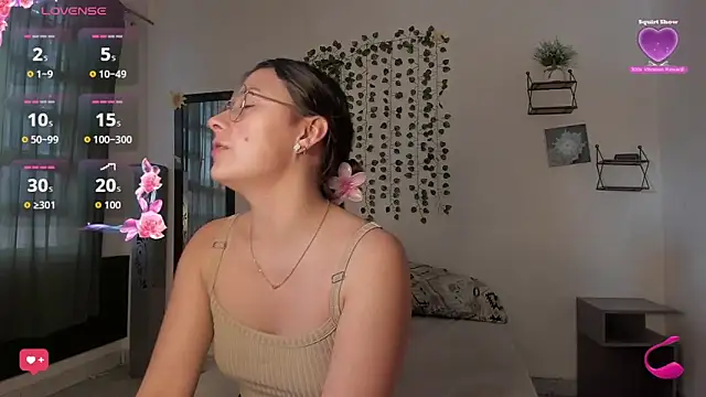 Noellesable online show from 09-13-25, 05:24