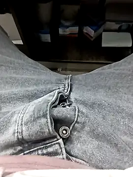 Snapshot of Steve98768 chatting on 12-10-24, 03:55 Steve98768 online show from 12-10-24, 03:55